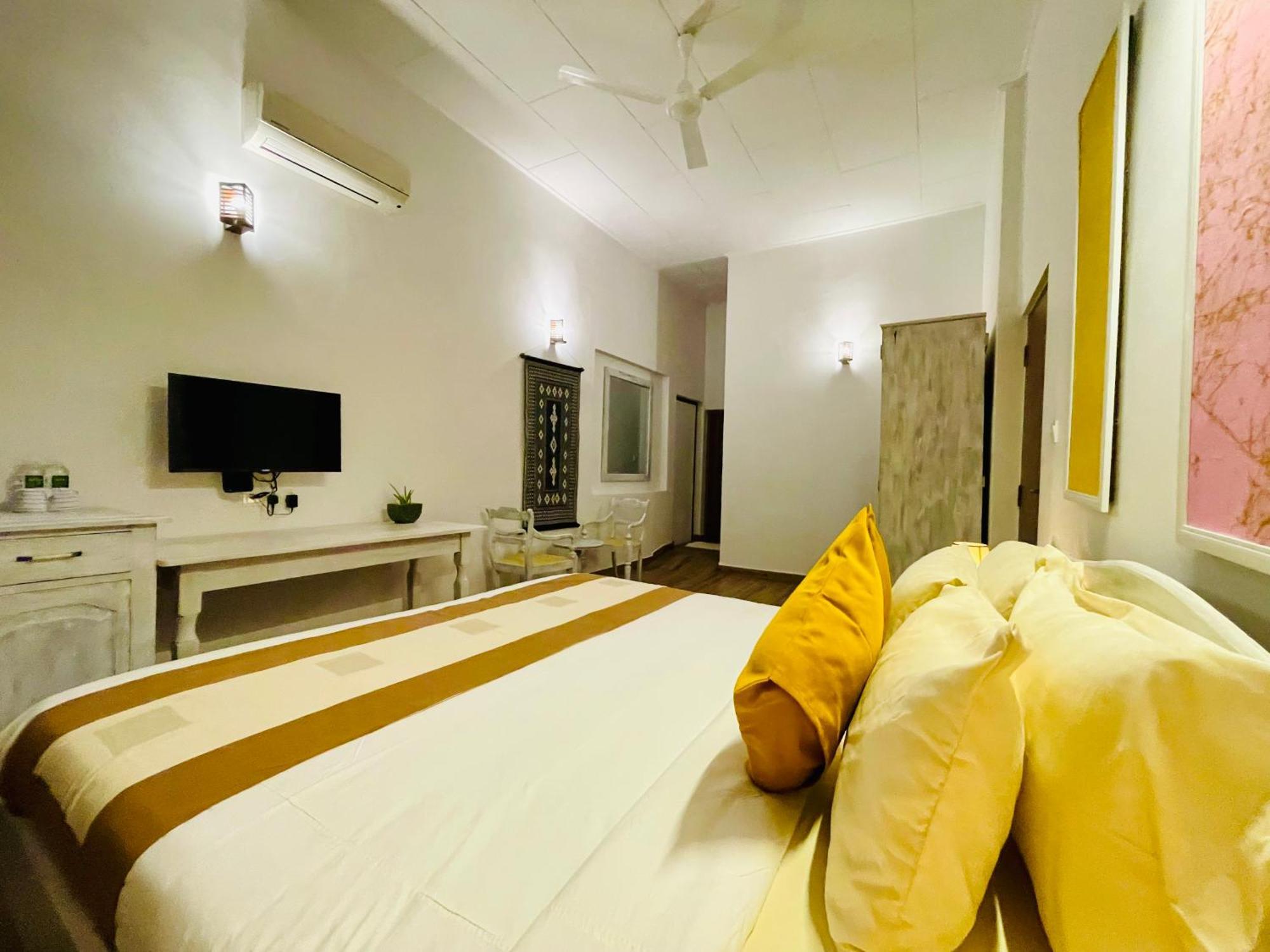 Ayur Ayur White Sail Villa Dalupotha Exterior photo