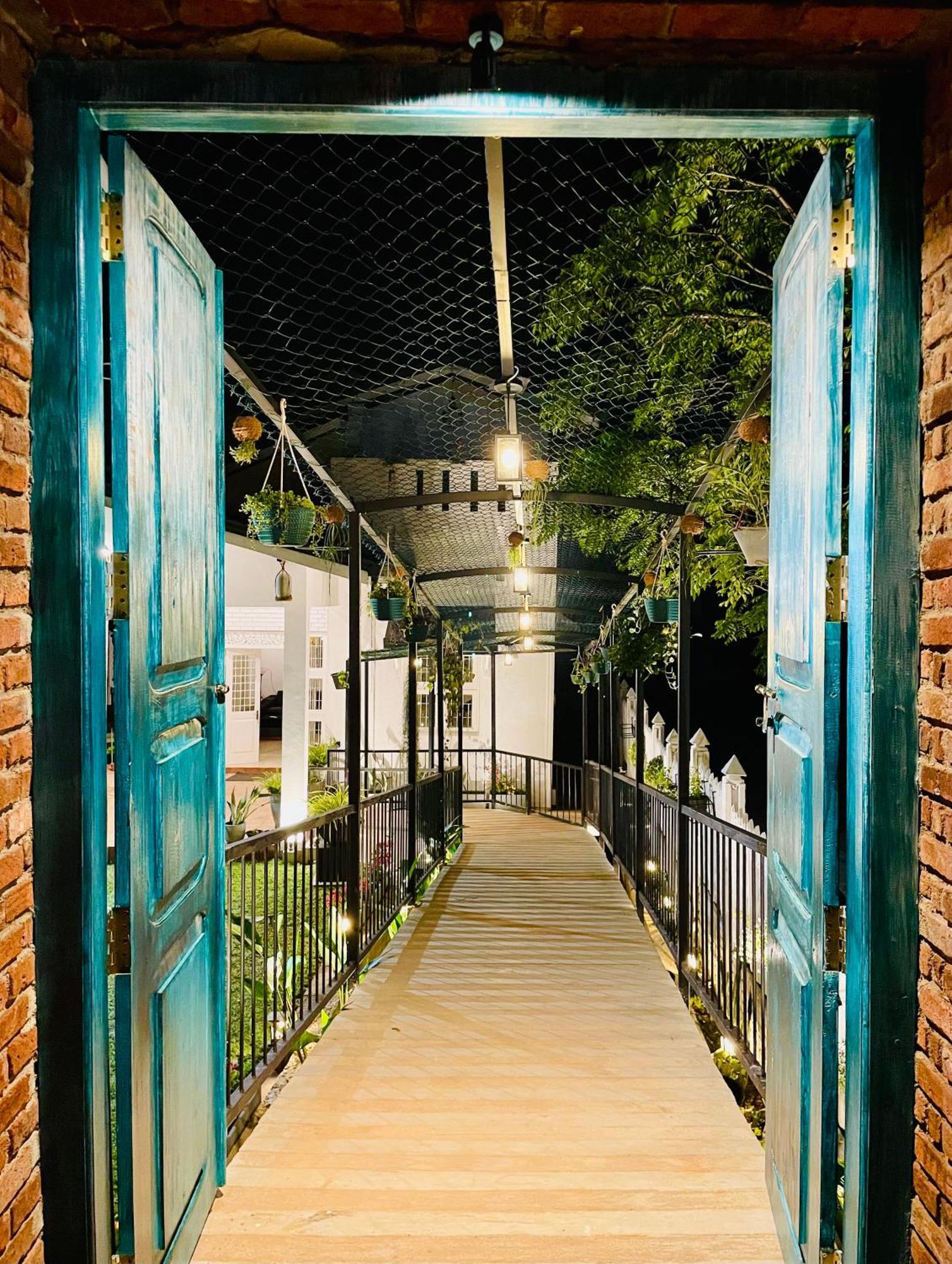 Ayur Ayur White Sail Villa Dalupotha Exterior photo