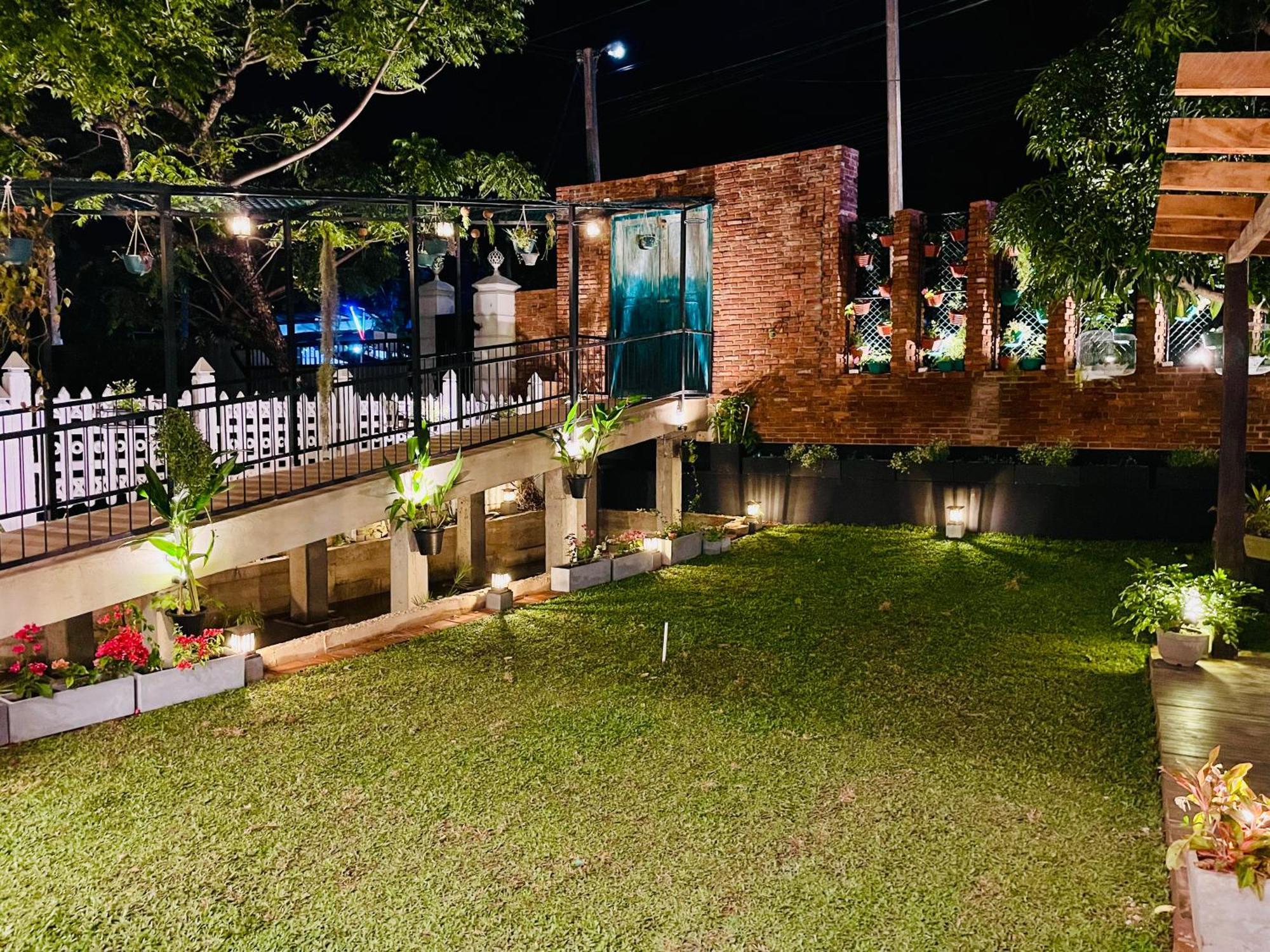 Ayur Ayur White Sail Villa Dalupotha Exterior photo