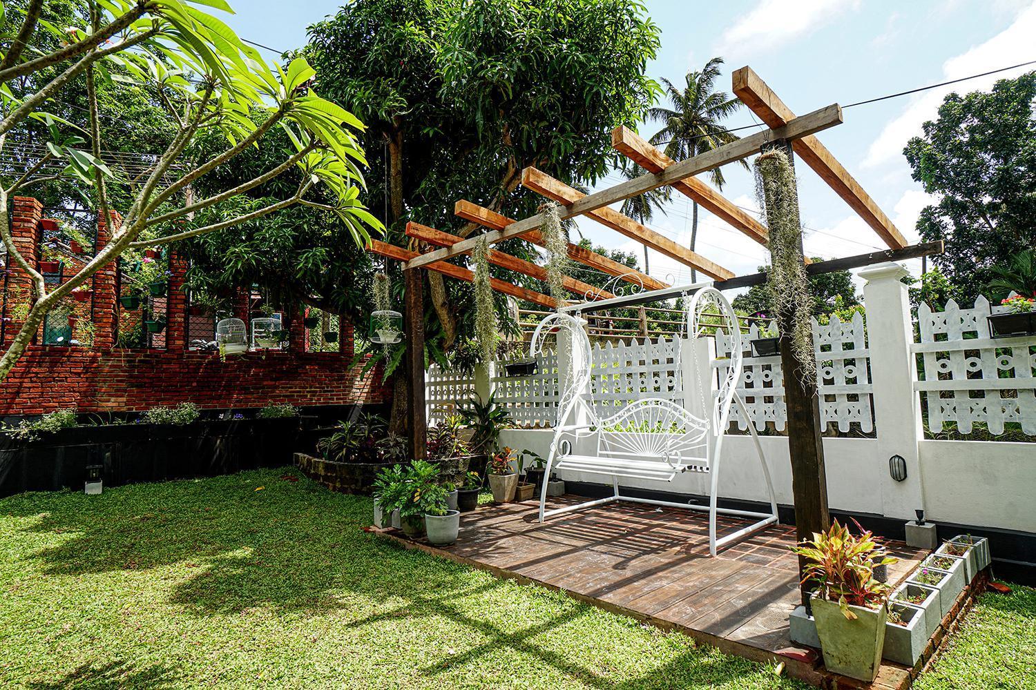 Ayur Ayur White Sail Villa Dalupotha Exterior photo
