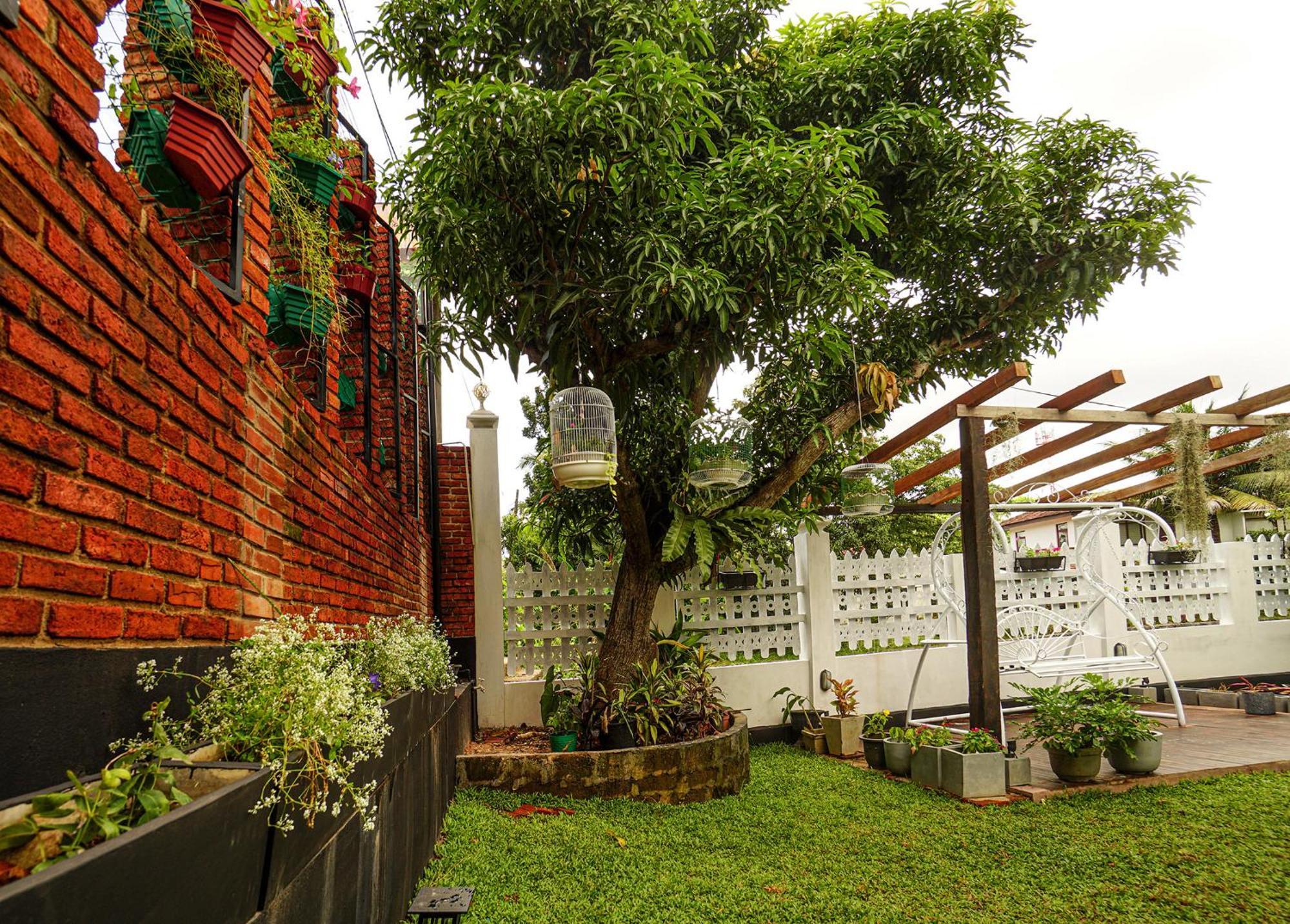 Ayur Ayur White Sail Villa Dalupotha Exterior photo